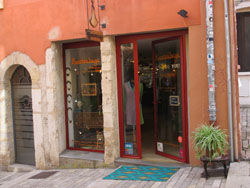 creation bijoux naturels lyon, creation bijoux nature lyon, bijouterie fantaisie lyon, creation bijoux lyon, creation bijoux bois lyon