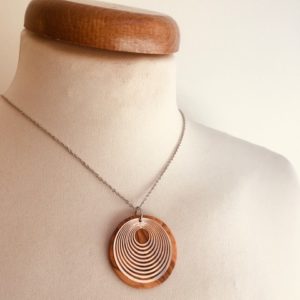 collier chaine bois argenté motif rond géométrique Rootsabaga simple et fin