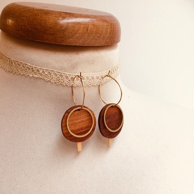 boucles d'oreilles créole dorée eclipse bois de prunier Rootsabaga bijoux uniques