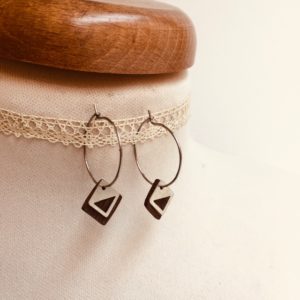 boucles d'oreilles créoles argenté bois prunier forme mini carré géométrique Rootsabaga bijou argenté
