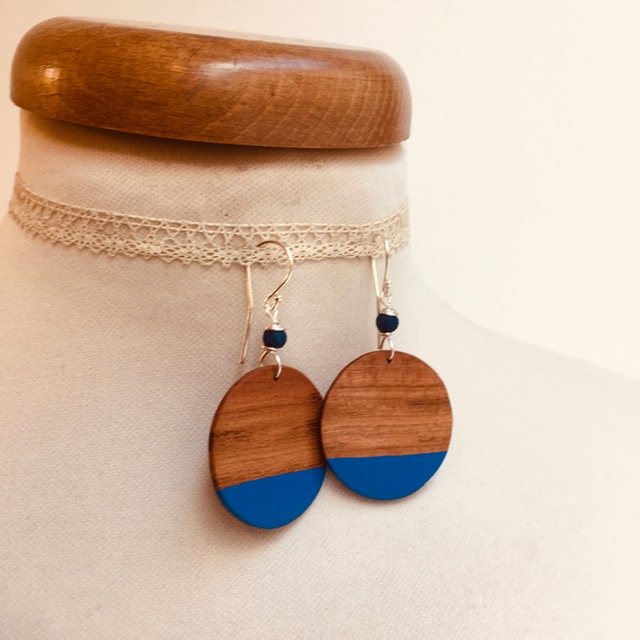 boucles d'oreilles bois grand rond prunier bleu roi Rootsabaga bijou fantaisie