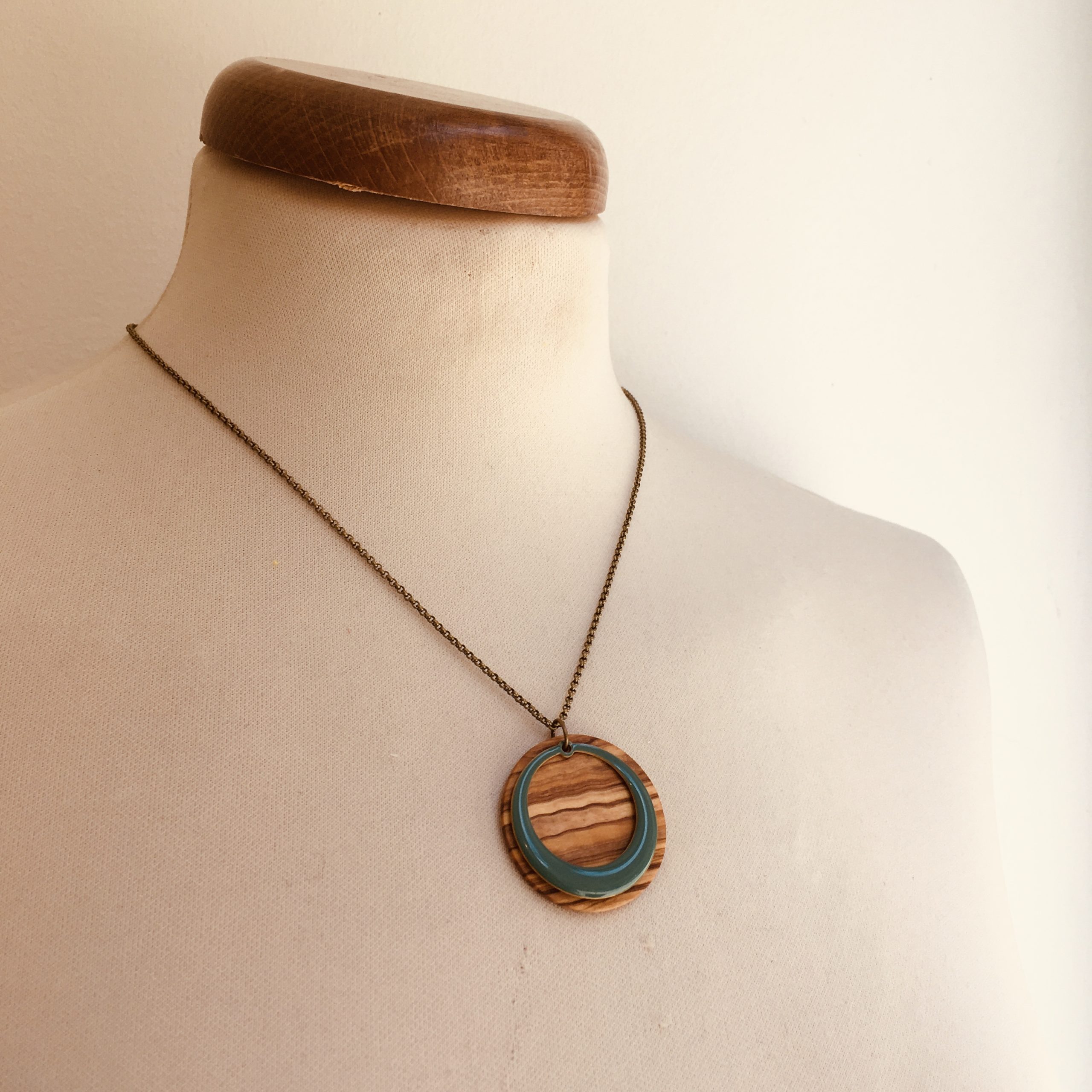 Collier chaine Rond Bois évidé Olivier Turquoise Rootsabaga Bijouterie fantaisie lyon