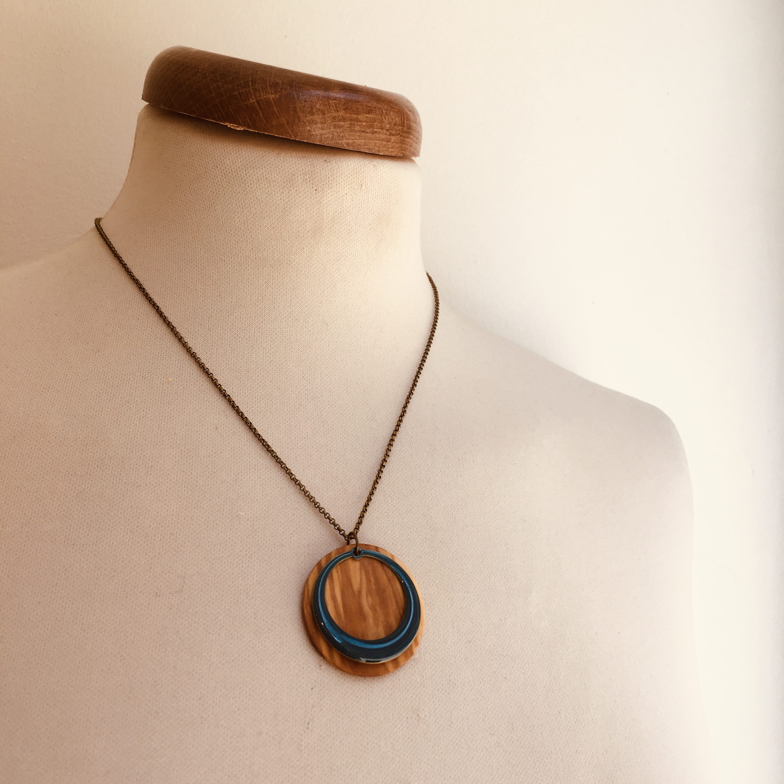 Collier chaine Rond Bois évidé Olivier Pétrole Rootsabaga Bijouterie fantaisie lyon