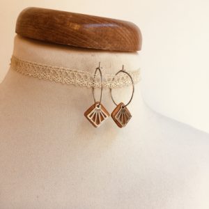 boucles d'oreilles créole argentée mini carré ajouré bois Rootsabaga bijoux naturels chic