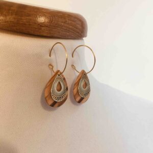 créoles bois et laiton doré forme mini goutte bois d'olivier Rootsabaga Bijoux Naturels Lyon
