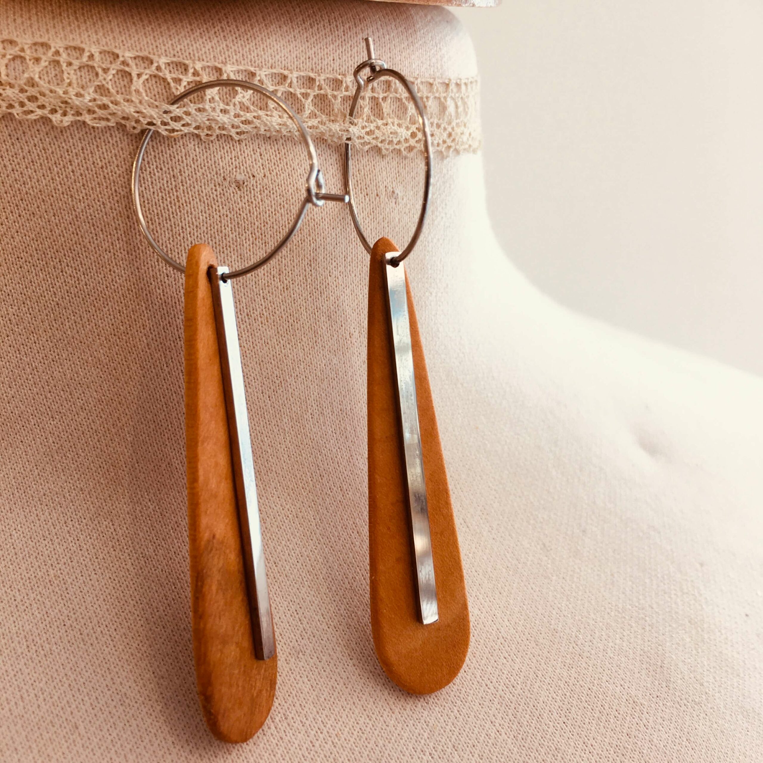 creole argentée lamelle batonnet argenté rootsabaga bijoux naturels et artisanaux lyon gros plan