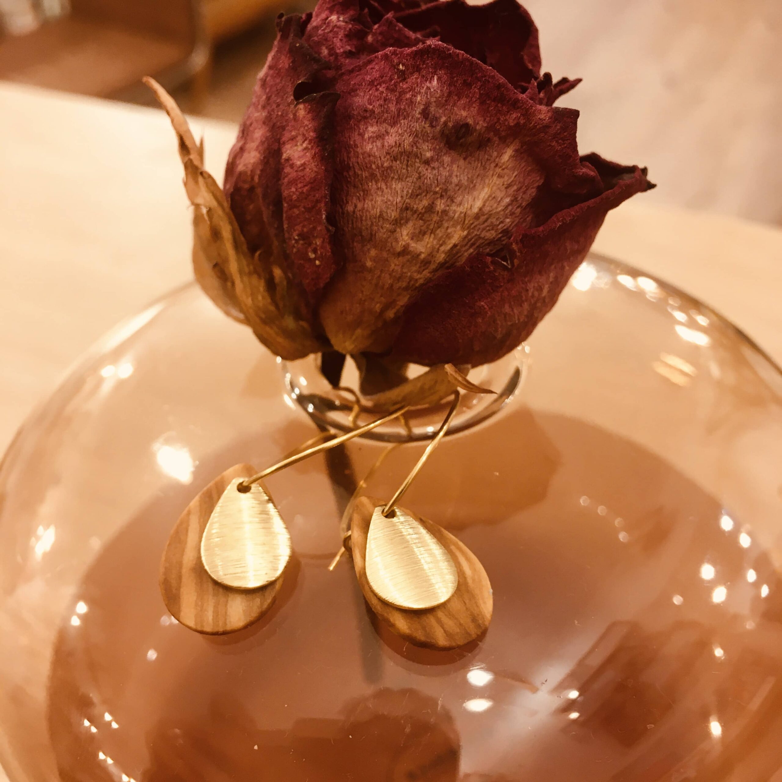 creoles dorées mini goutte texturée rootsabaga bijoux naturels