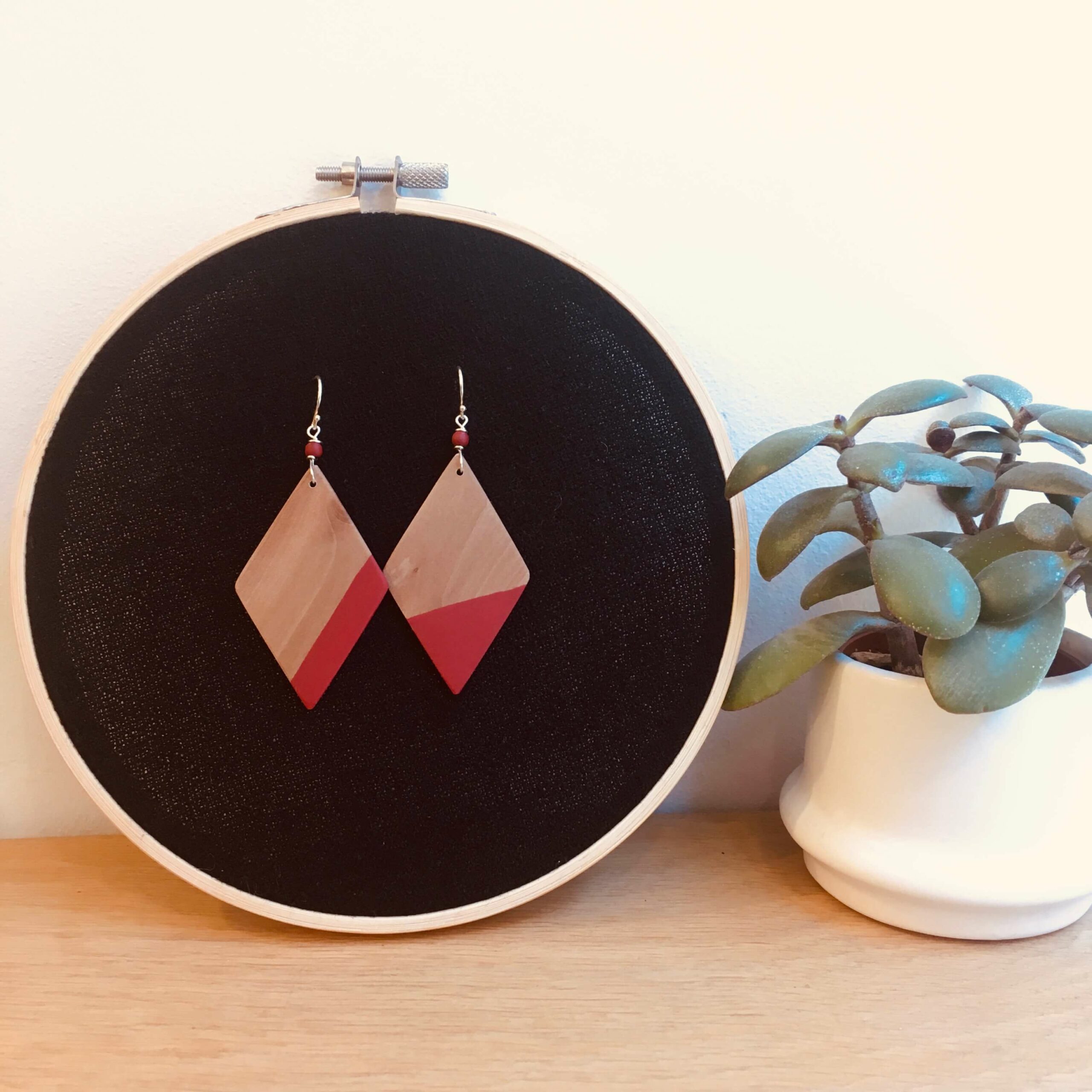 boucles d'oreilles bois géant losange Rootsabaga rouge brique
