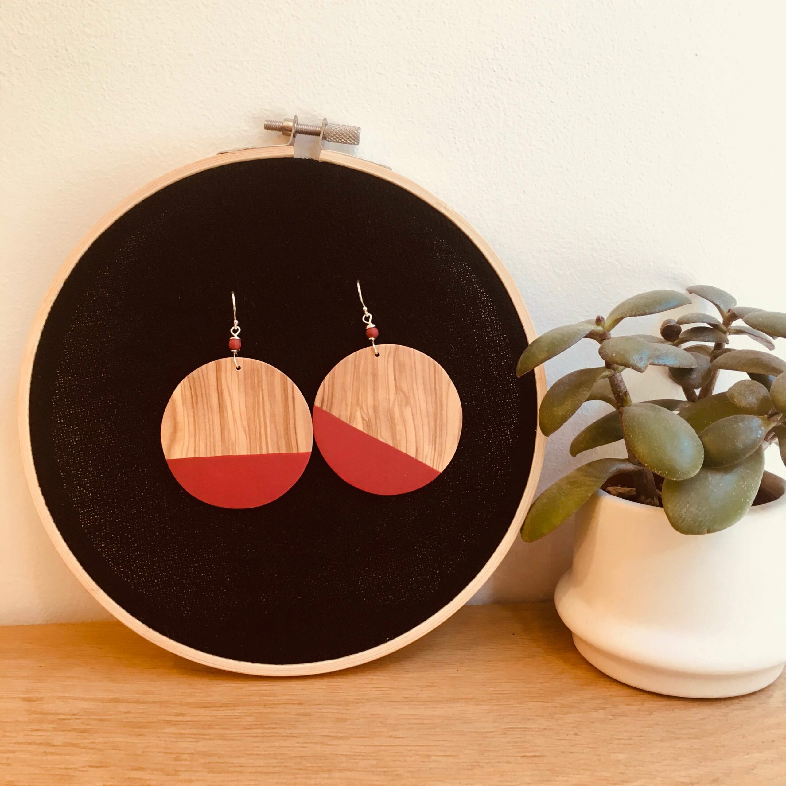 boucles d'oreilles bois géant rond Rootsabaga rouge brique