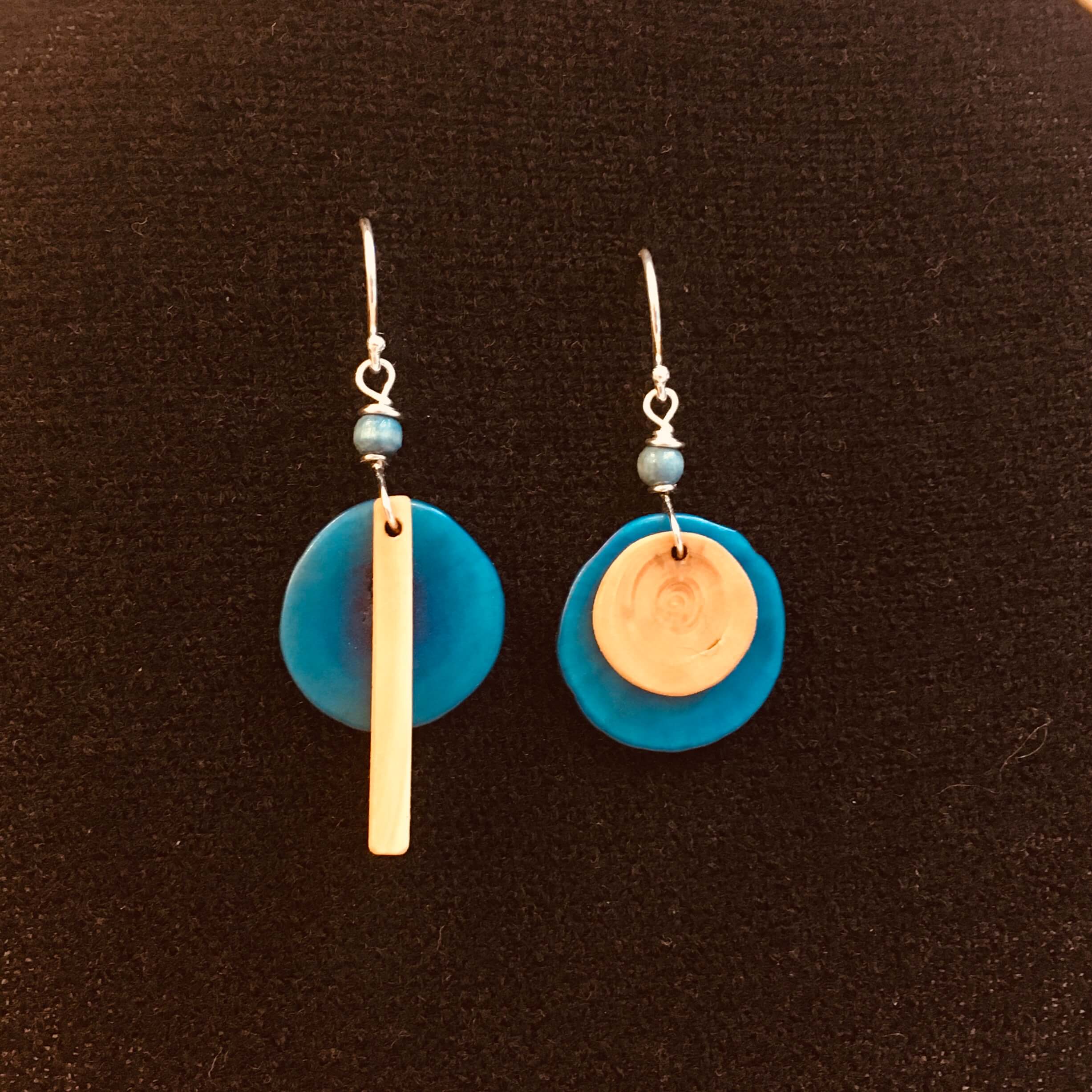 boucles-doreilles-buis-et-ivoire-vegetal-mix-and-match-turquoise