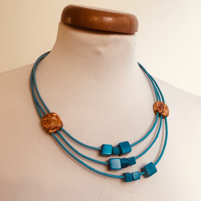 collier olivier turquoise ivoire vegetal et bois rootsabaga